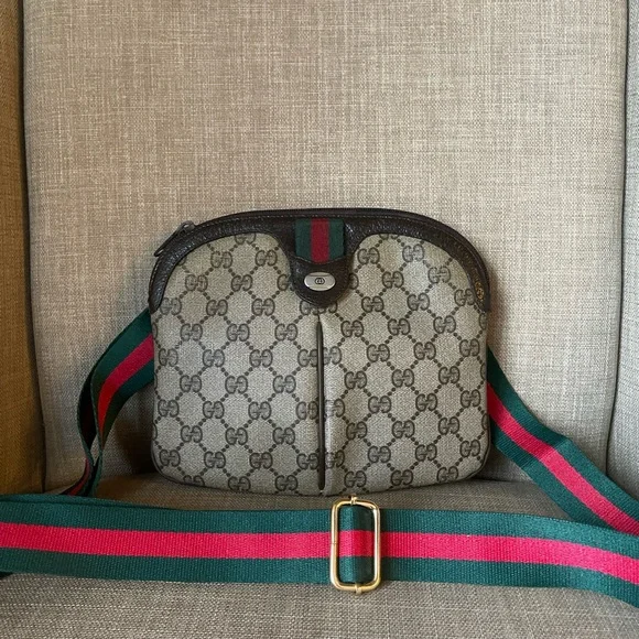 Authenticc Gucci vintage web sherry line crossbodydy bag 904.02.047 (C20001) - Picture 7 of 16